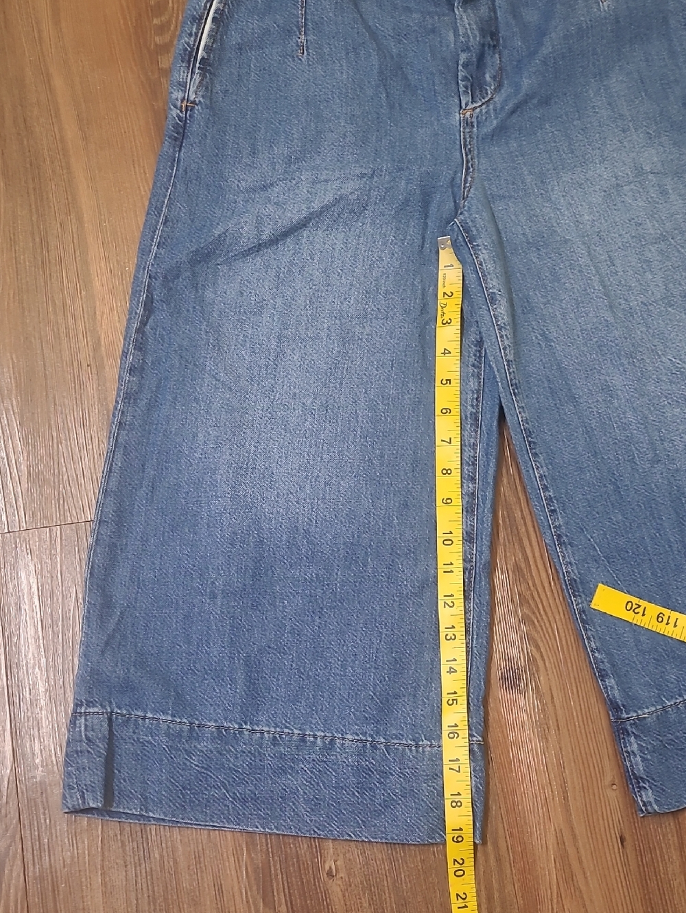 Pilcro Relaxed Wide-Leg Denim Jeans in Light Blue used good - Picture 7 of 12